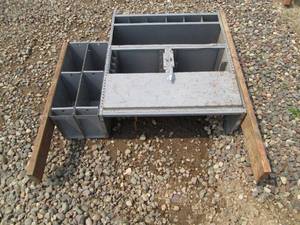 lot 47 image: Metal cabinet