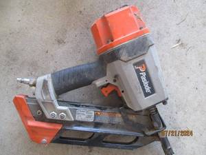 lot 118 image: Paslode F325R Pneumatic Framing Nailer