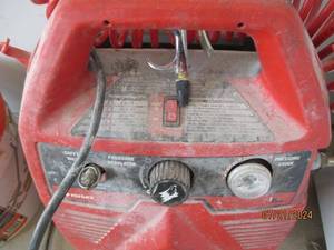 lot 123 image: Husky Easy Air To Go Air Compressor