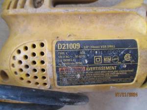 lot 129 image: DeWalt D21009 38-inch VSR Drill