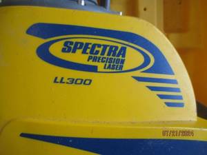 lot 134 image: Spectra Precision LL300 Laser Level with HR350 Receiver and Carrying Case