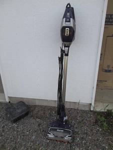lot 159 image: Shark DuoClean Corded Stick Vacuum