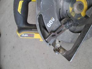 lot 182 image: DeWalt 60V MAX FlexVolt Cordless Circular Saw