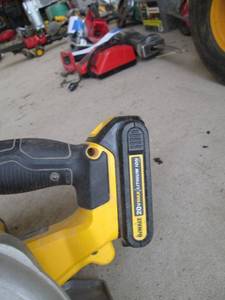 lot 183 image: DeWalt 20V MAX Cordless Circular Saw