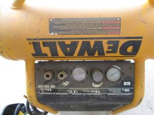 lot 186 image: DeWalt Air Compressor