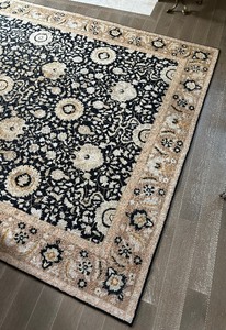 lot 5 image: Stylish Area Rug