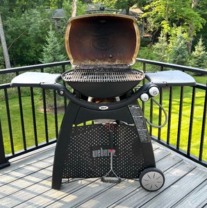 lot 26 image: Weber Gas Grill Direct Gas Line