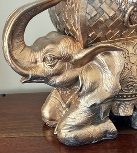 lot 31 image: Gold Colored Elephant Planter Stand