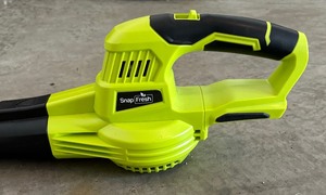 lot 103 image: Snap Fresh BBT-YOR01 Cordless Blower with Battery and Charger