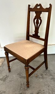 lot 123 image: Vintage Chair