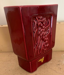lot 126 image: Red Wind Pottery Burgundy Tropicana Line Bell Vase