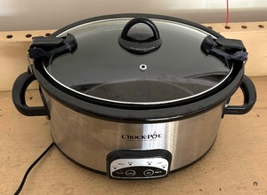lot 139 image: Crock Pot