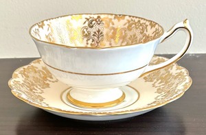 lot 149 image: 5 Vintage Teacups by Tuscan, Formalities, Foley, Paragon and More