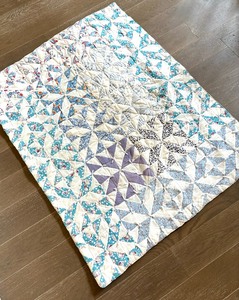 lot 160 image: Petite Vintage Quilt