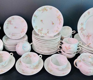 lot 68 image: Vintage Limoge Set Beautiful Dinnerware Set