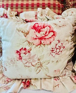 lot 92 image: Four Plaid and Floral Beautiful Throw Pillows