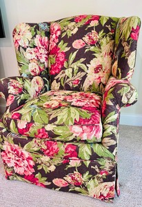 lot 94 image: Vintage Upholstered Comfy Chair with Bright Flowers and Birds