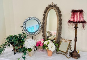 lot 41 image: Vintage Mirrors, Lamp, Flowers and More