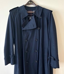lot 16 image: Beautiful Mens Navy Blue Coat  Jacket by Burberry