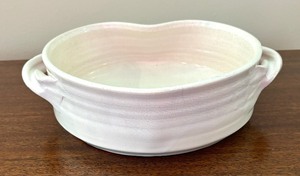 lot 185 image: Heart Shaped Pottery Dish by Bear 10