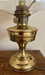 lot 204 image: Vintage Alladin Lamp