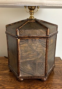 lot 208 image: Fine Vintage Lamp