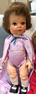 lot 211 image: Variety of Vintage Dolls