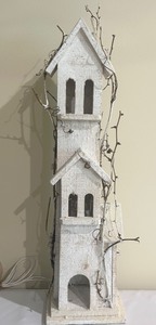 lot 197 image: White Light Up Birdhouse Style Lamp