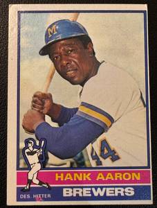 lot 37 image: Hank Aaron 1976 Topps #550 Vintage Baseball Card