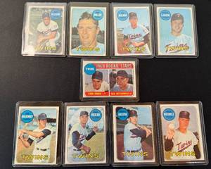 lot 48 image: 1969 Topps 9 Card Minnesota Twins Vintage Baseball Card Lot