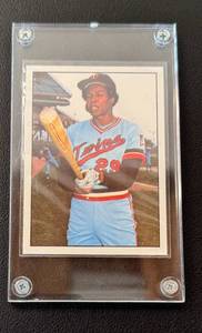 lot 48C image: Rod Carew 1975 SSPC #29 Vintage Minnesota Twins Baseball Card