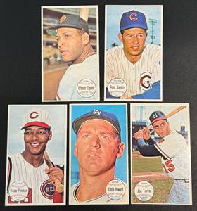 lot 26E image: 1964 Topps Giant 5 Card Star Lot - #58 Ron Santo, #55 Orlando Cepeda, #56 Vada Pinson, #24 Frank Howard, #26 Joe Torre Vintage Baseball Cards