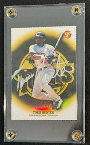 lot 14D image: Torii Hunter 2002 Topps Gold Refractor, numbered 0570, Autographed In-Person Silver Sharpie - Minnesota Twins Baseball