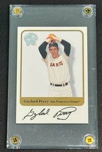 lot 39D image: Gaylord Perry Autographed 2001 Fleer Greats of the Game Baseball Card