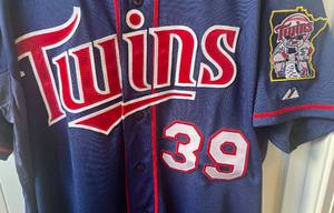 lot 8D image: Minnesota Twins Dark Blue Jersey #39 P.J. Walters, Size 50 2012 Autographed and MLB Authenticated October 31, 2012