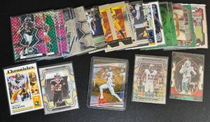 lot 80F image: Large 2022 NFL Football Card Lot