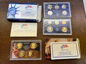 lot 14 image: 2007 US Mint Proof Set - 14 Coins