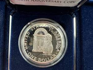 lot 18 image: 1992 White House 200th Anniversary Proof Silver Dollar