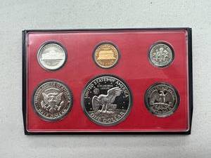 lot 34 image: 1977 US Proof Set