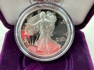 lot 45 image: 1991 American Eagle Silver Dollar