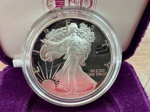 lot 48 image: 1986  American Eagle Silver Dollar