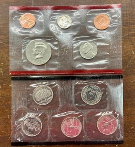 lot 68 image: 1999 US Mint Uncirculated Coin Set Denver