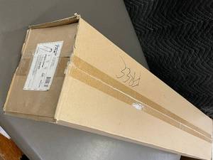 lot 51 image: E4 - Box of 30 Superior Life 40-Watt T12 Cool White Fluorescent Bulbs