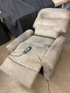 lot 59 image: MotoLift Heated Massage Recliner