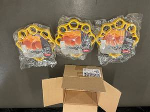 lot 105 image: I 4 - Lot of 3 OXO Silicone Pressure Cooker Egg Racks
