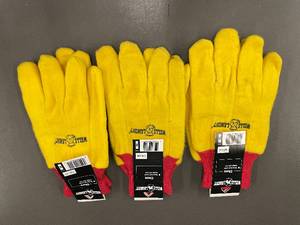 lot 110 image: Lot of 4 Wells Lamont Chore Gloves One Size