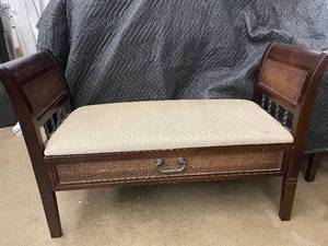 lot 1 image: Vintage Wooden Storage Bench with Cushion