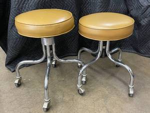 lot 3 image: Pair of Adjustable Swivel Rolling Stools with Chrome Base
