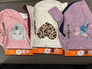 lot 33 image: E2 - Lot of 3 Members Mark Girls Favorite Tee 2-Pack - Size 1416