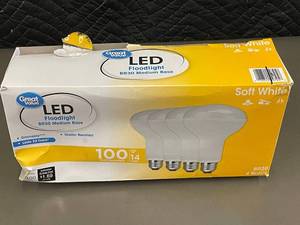 lot 27 image: I 2 - Great Value LED Floodlight BR30 Medium Base 100W Equivalent 4-Pack